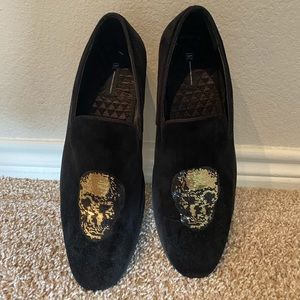 Inc skull slip on shoe